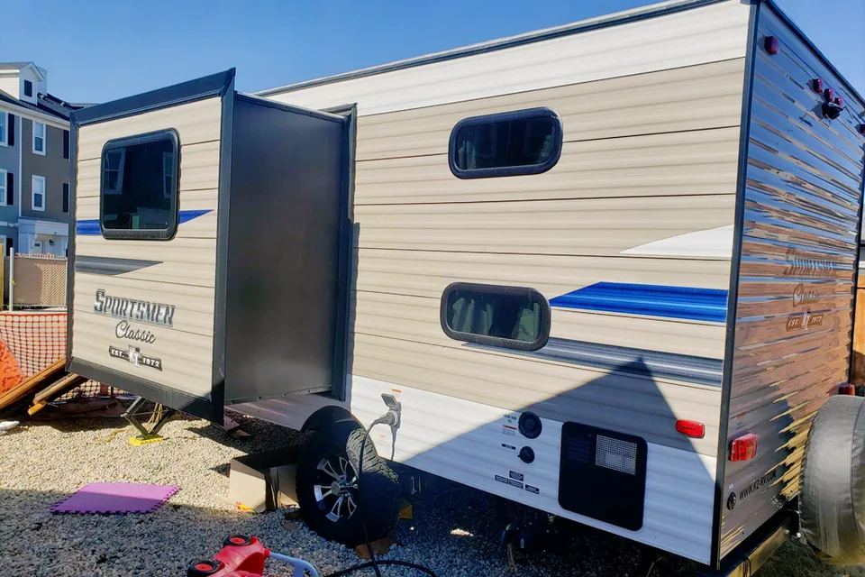 Sandra's 2020 KZ sportsmen classic 181bh Travel Trailer