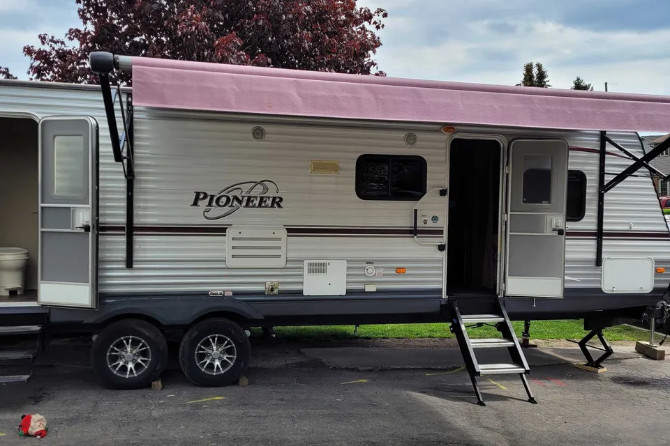 Allan's Pioneer Dq30 Travel Trailer
