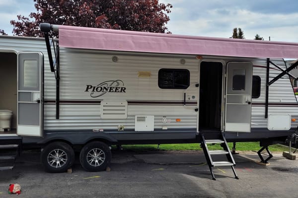 Allan's Pioneer Dq30 Travel Trailer