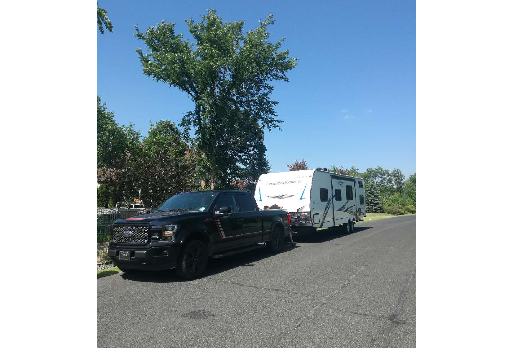 Machenzi's Coachmen FREEDOM EXPRESS 29SE Travel Trailer