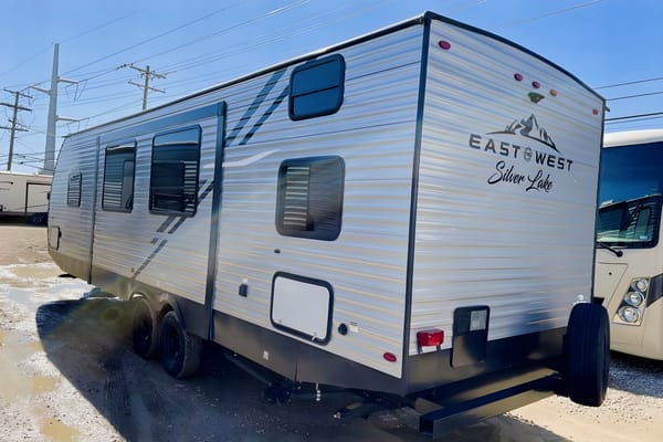 Great American RV's East to West Silver Lake 27K2D