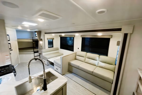 Great American RV's East to West Silver Lake 27K2D
