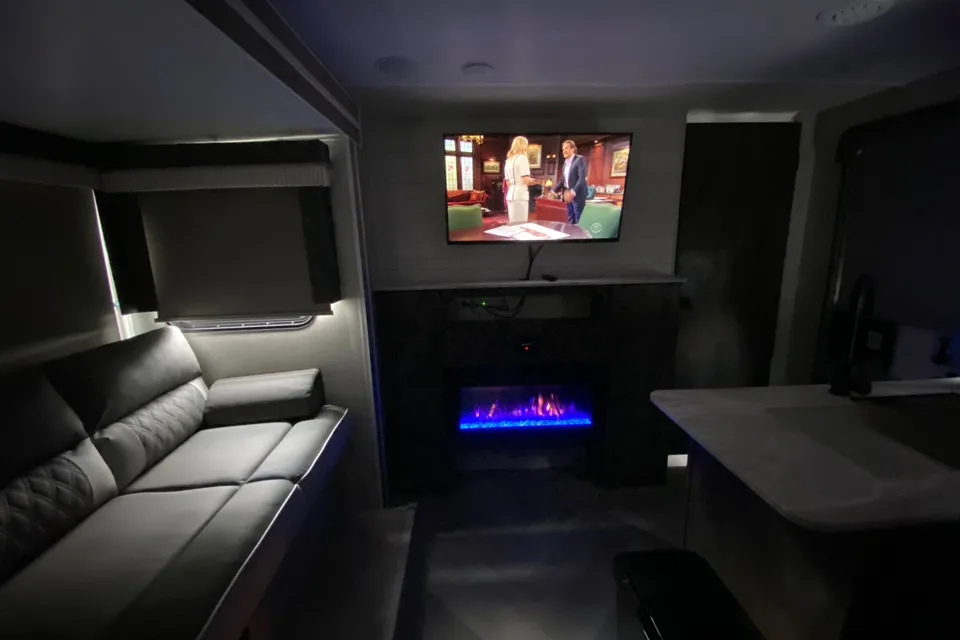 Camp Lovers RVs 