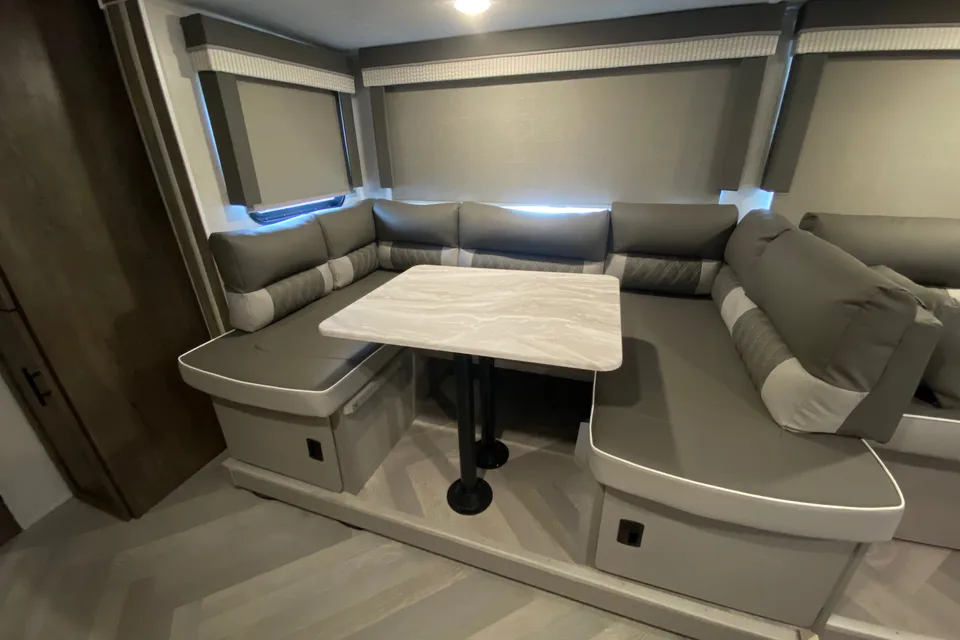 Camp Lovers RVs 