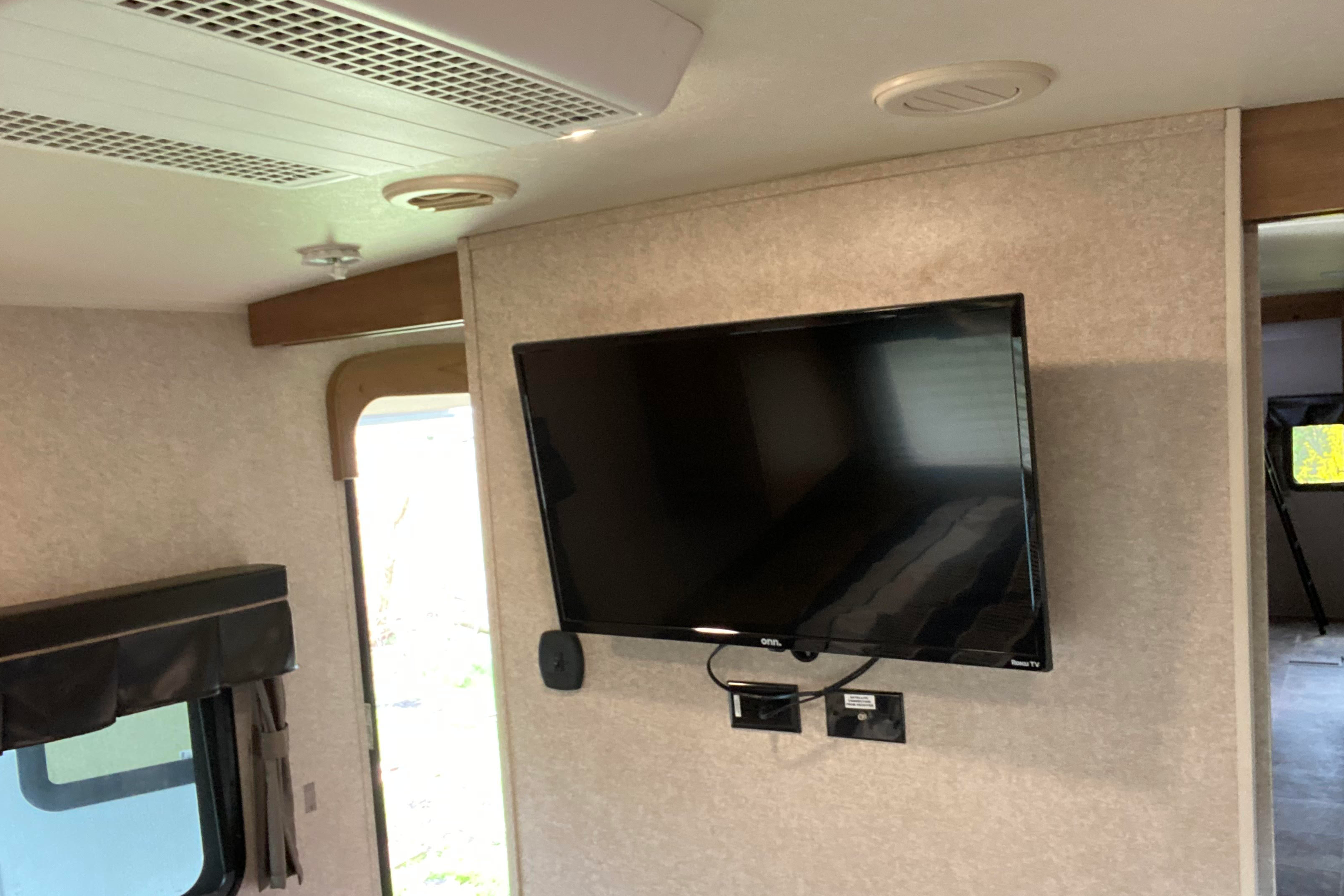  2016 Forest River RV Rockwood Signature Ultra Lite 8310SS