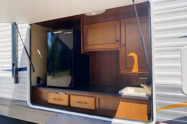 Prowler 30ft- double bunks - outdoor kitchen