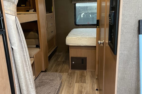 Michael's Thor Motor Coach Four Winds Chateau Class C