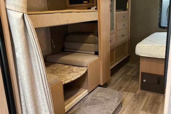 Michael's Thor Motor Coach Four Winds Chateau Class C