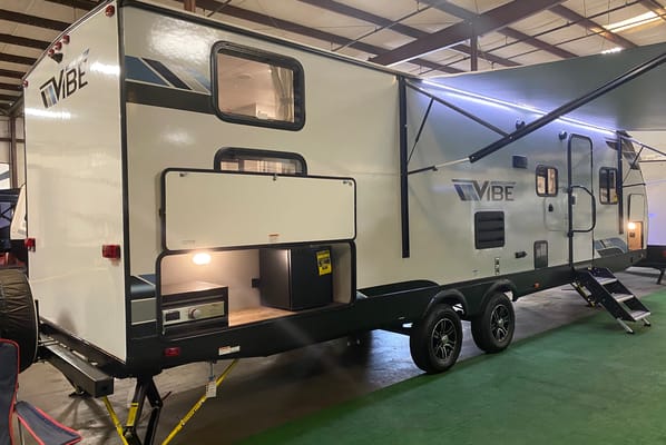Chase's Forest River Vibe Travel Trailer
