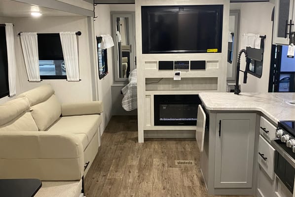 Chase's Forest River Vibe Travel Trailer