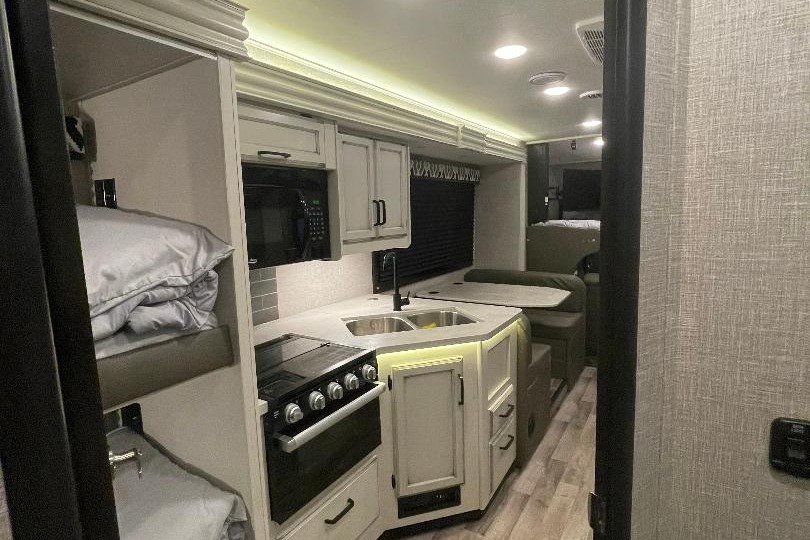 DIERLYS's Jayco REDHAWK Class C