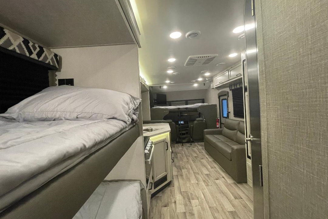 DIERLYS's Jayco REDHAWK Class C
