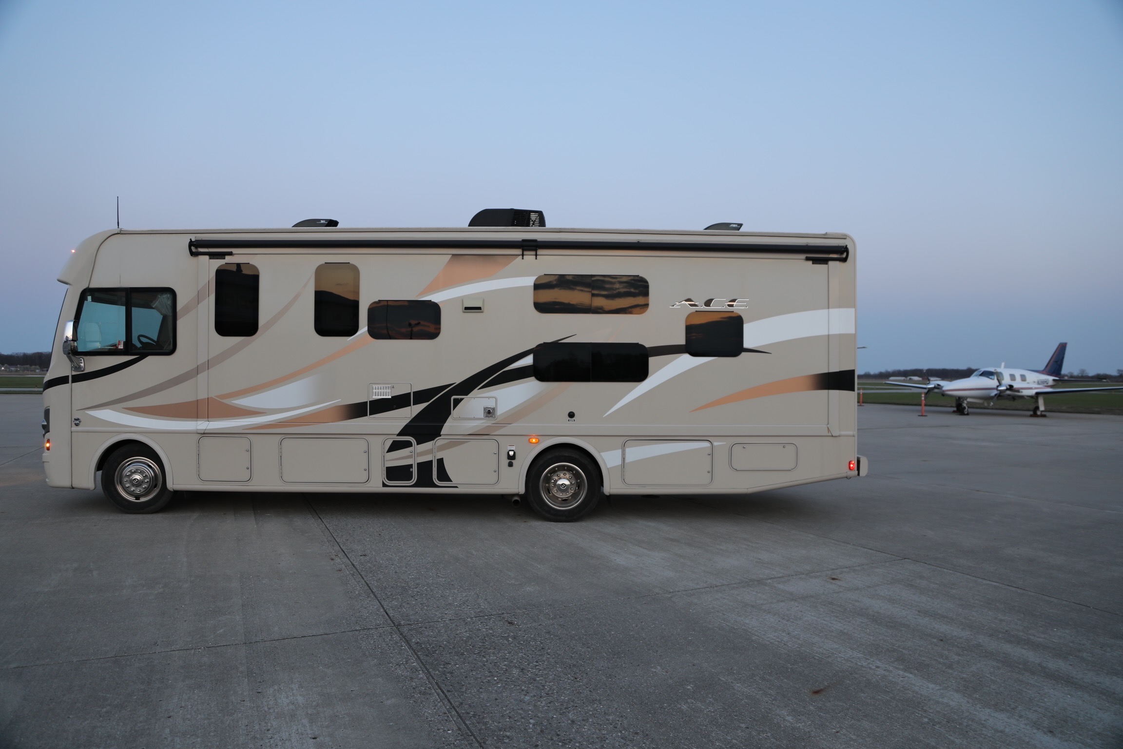 Westley's Thor Motor Coach 31.1bh Class A