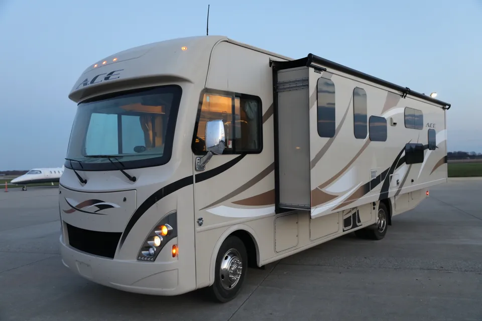 Westley's Thor Motor Coach 31.1bh Class A