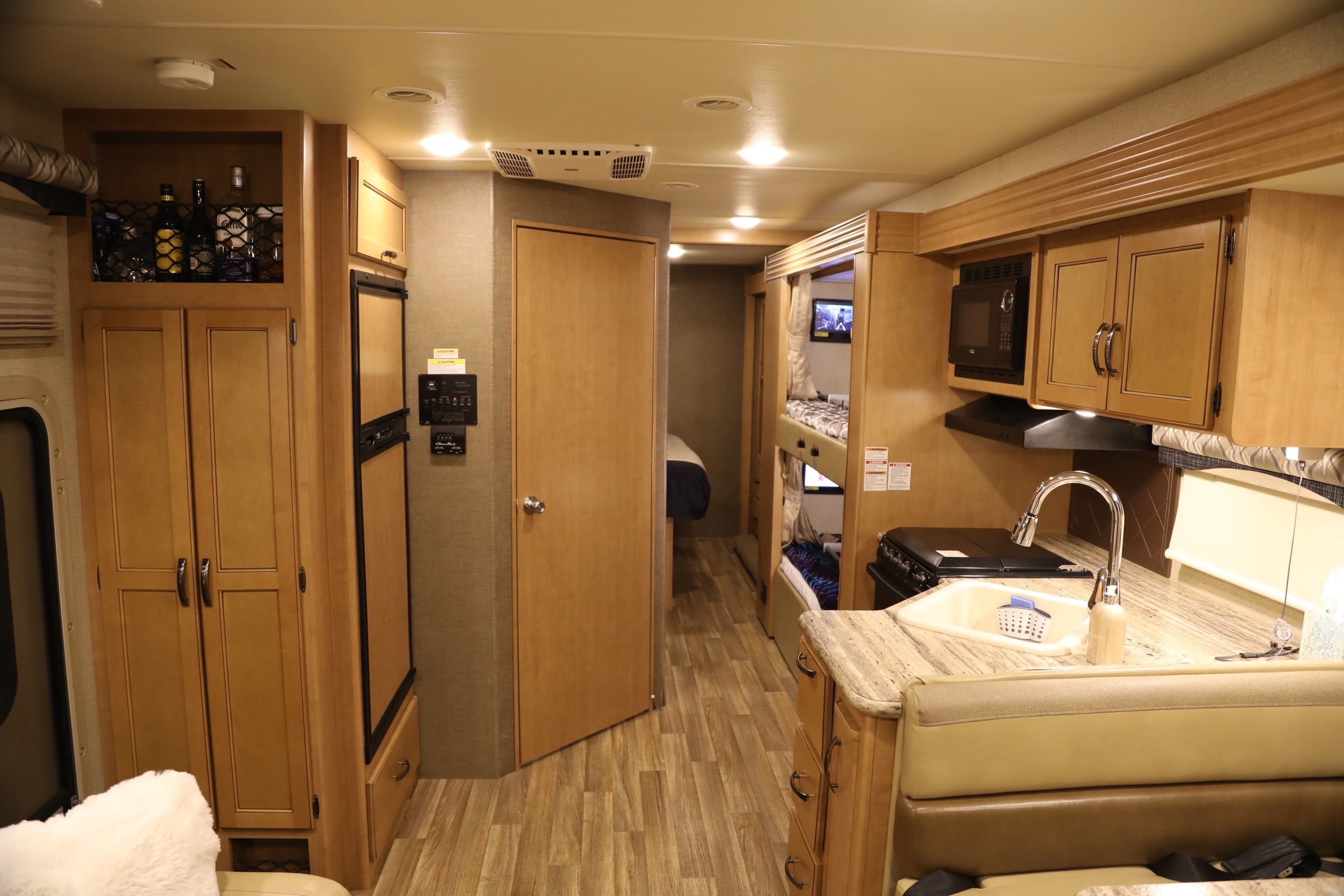 Westley's Thor Motor Coach 31.1bh Class A