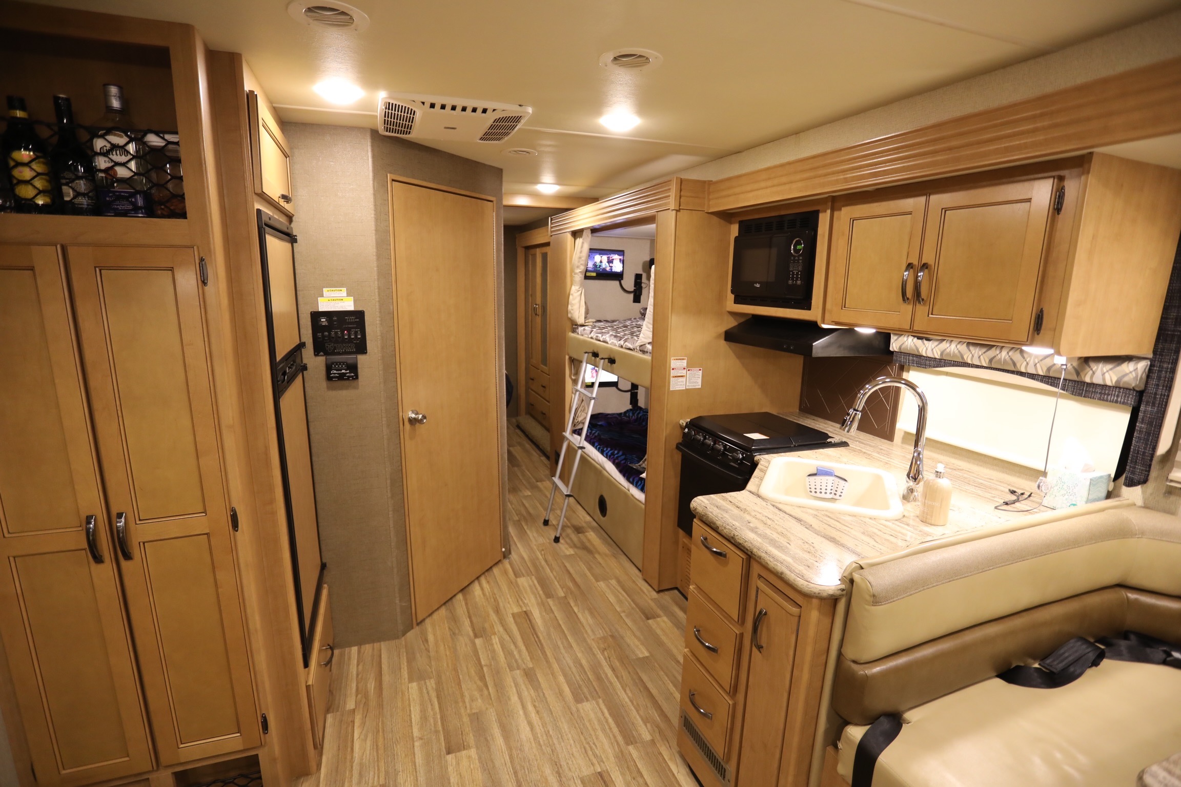 Westley's Thor Motor Coach 31.1bh Class A