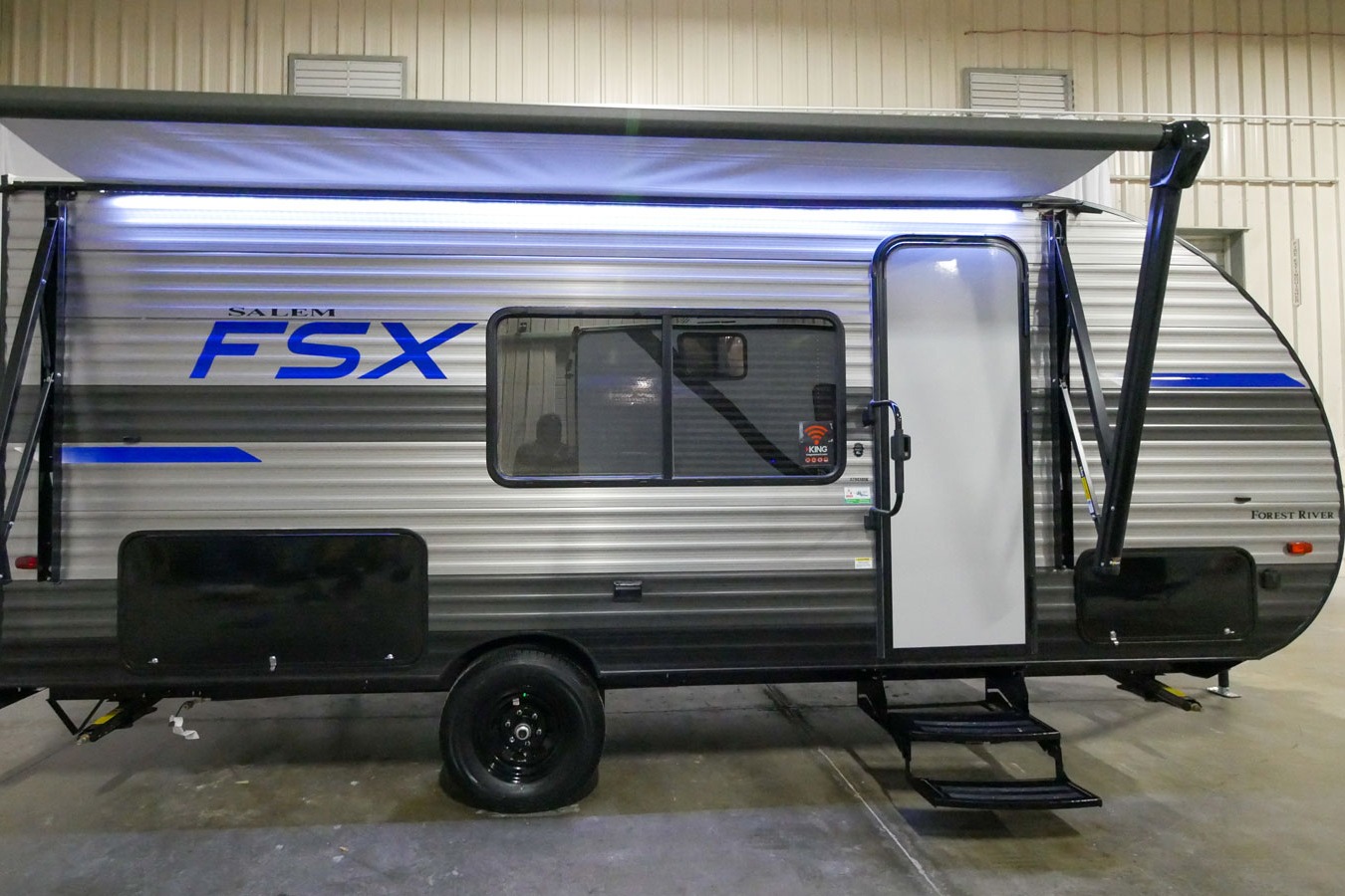 Honey Bee - LIKE NEW, Family Bunkhouse #happytrailsawait
