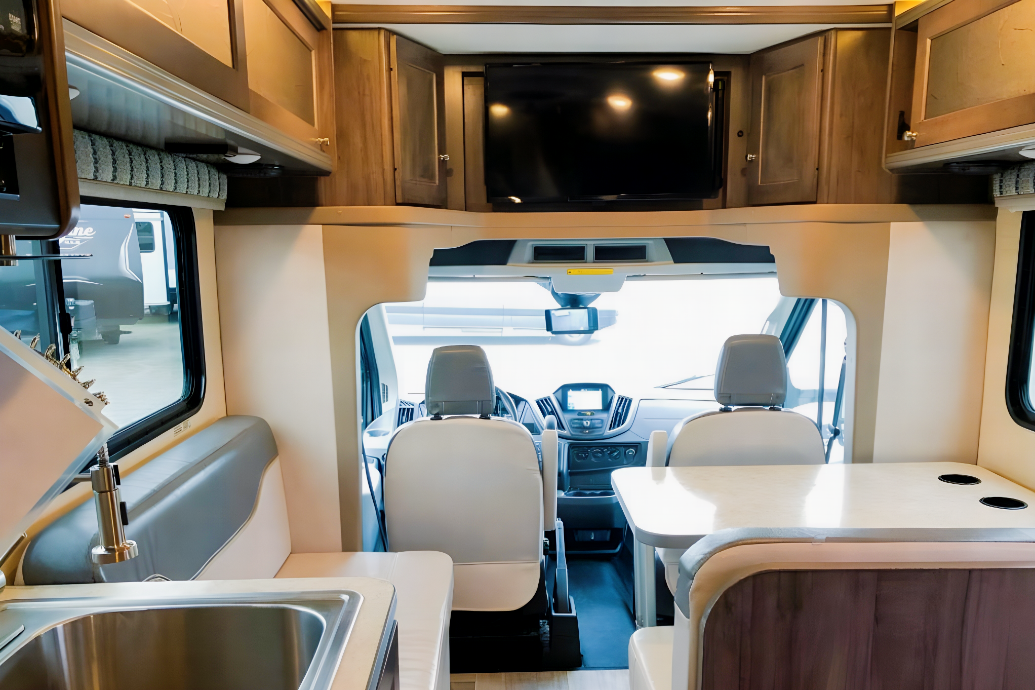 Winnebago Fuse 23T Class C