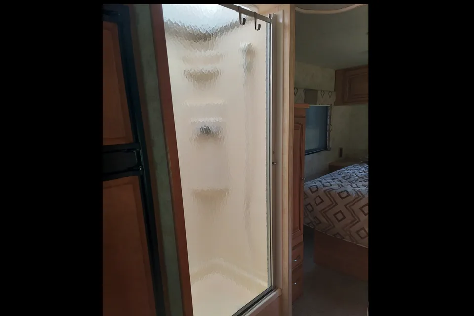 2011 Winnebago Access Class C