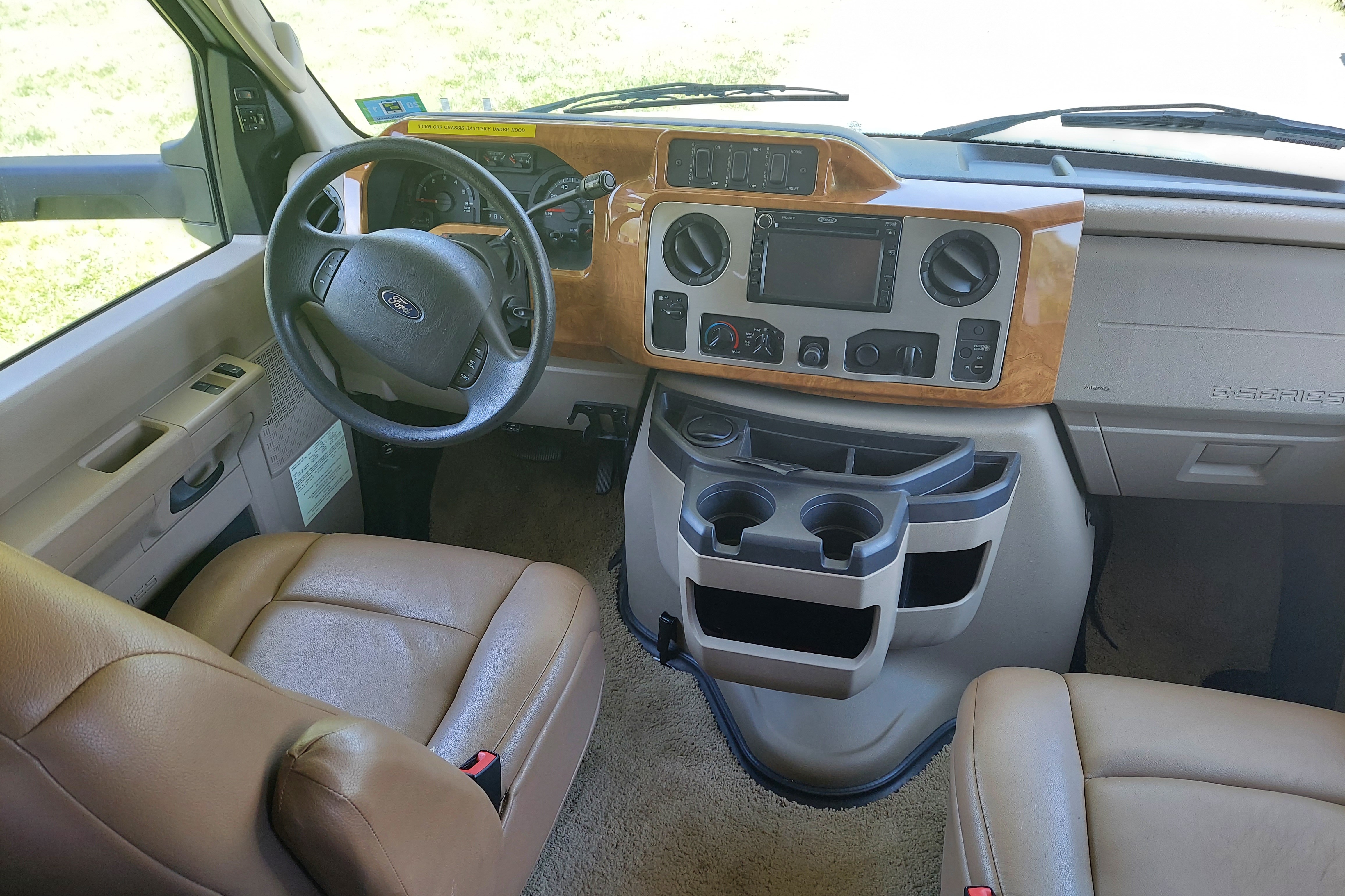 2011 Winnebago Access Class C