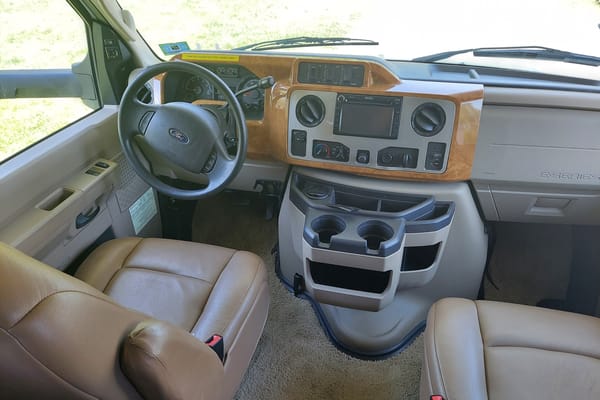 2011 Winnebago Access Class C
