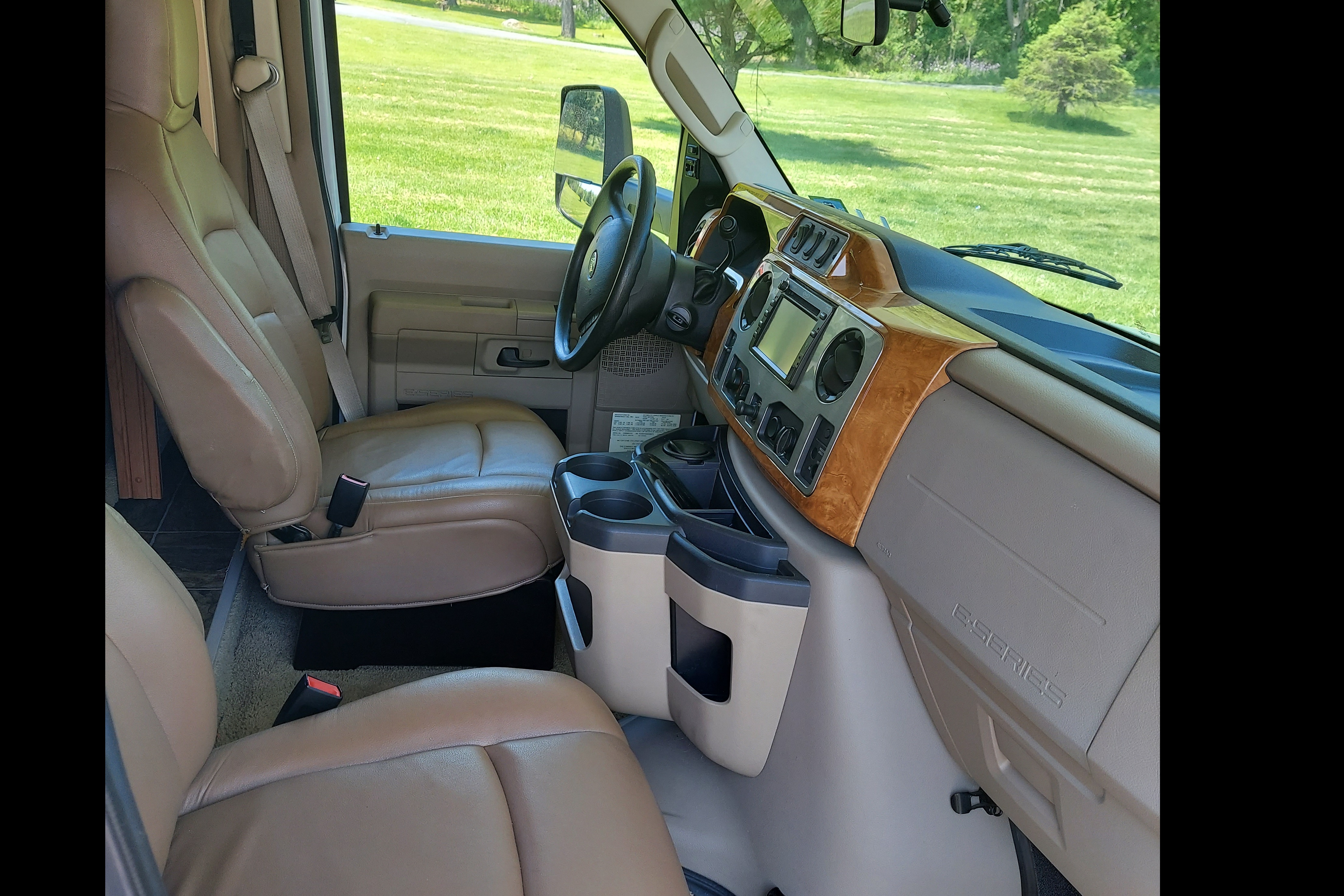 2011 Winnebago Access Class C