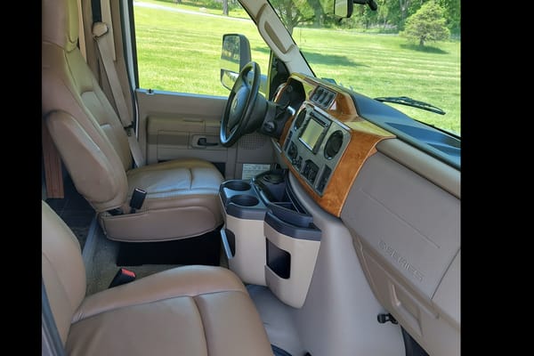 2011 Winnebago Access Class C
