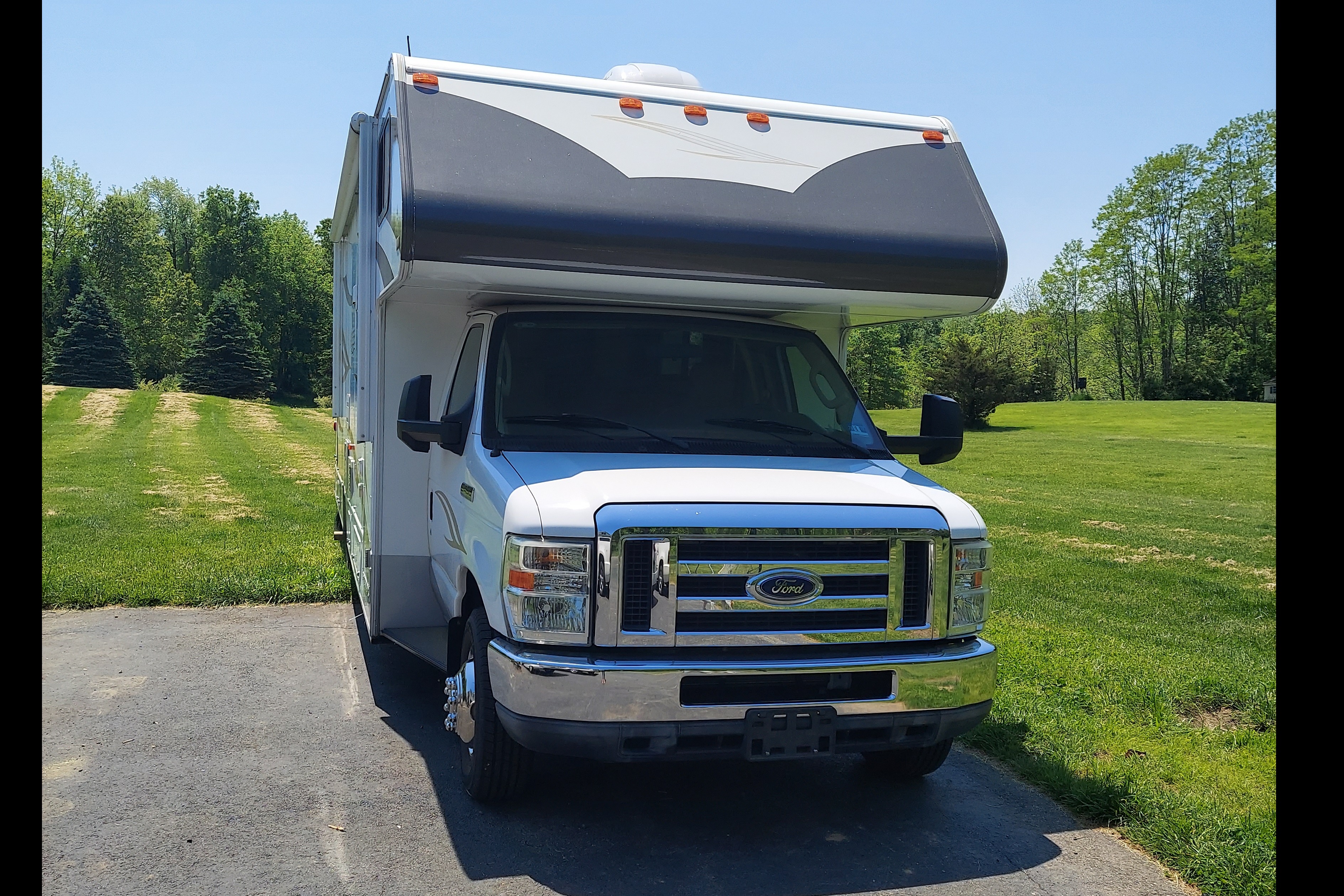 2011 Winnebago Access Class C