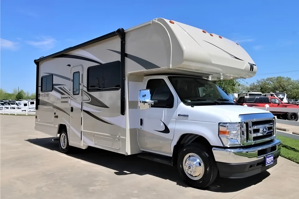 Winnebago Minnie Winnie 25B Classe C