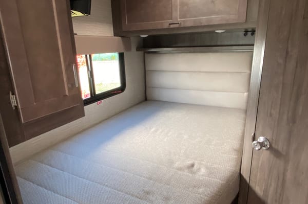 Winnebago Minnie Winnie 25B Classe C