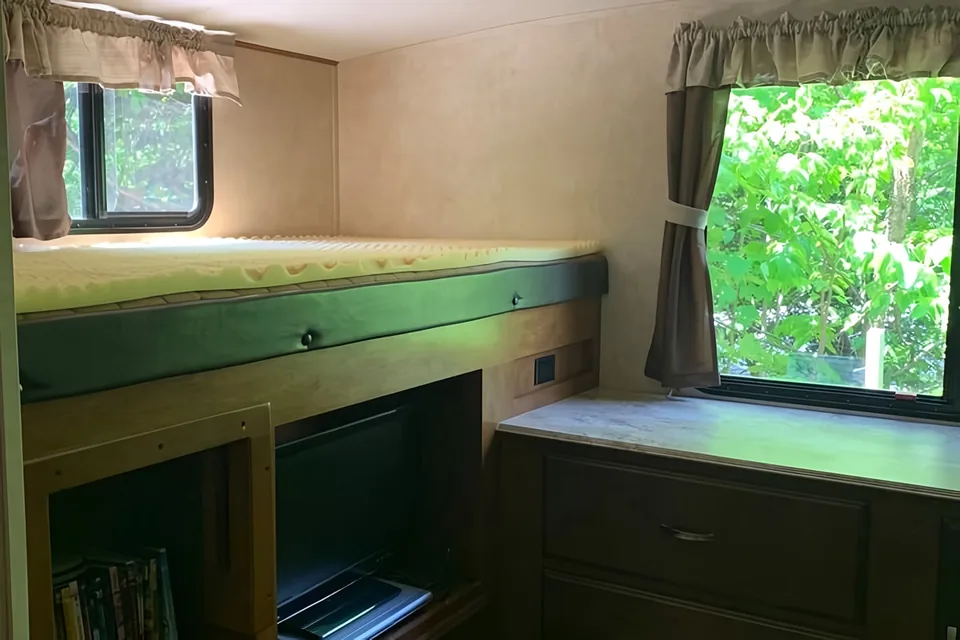 Coonhound RV 300BH Hemisphere Travel Trailer 37 ft