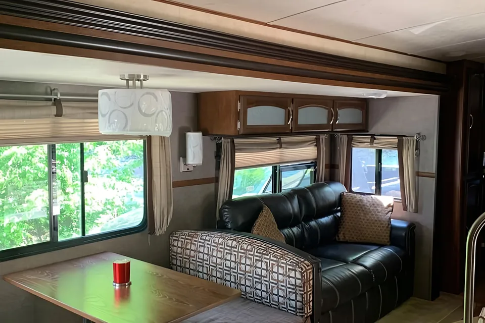 Coonhound RV 300BH Hemisphere Travel Trailer 37 ft