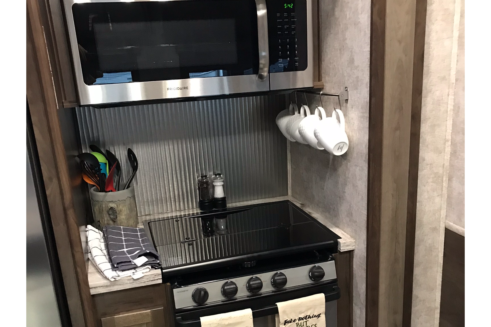 Highland Ridge Open Range 3X427BHS Fifth Wheel with Optional Wi-Fi