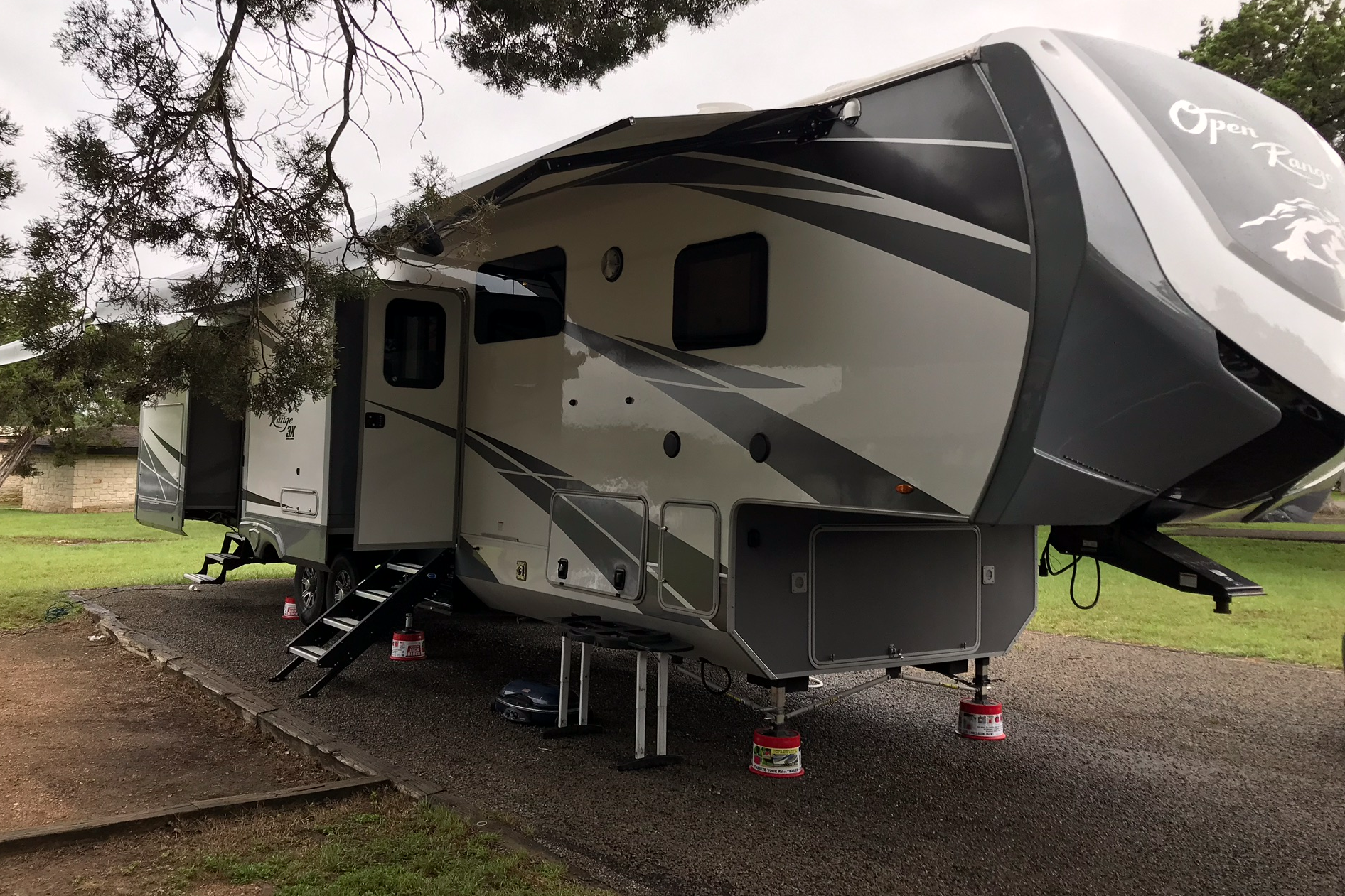 Highland Ridge Open Range 3X427BHS Fifth Wheel with Optional Wi-Fi
