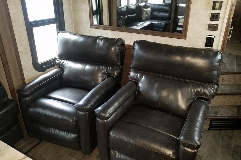 Highland Ridge Open Range 3X427BHS Fifth Wheel with Optional Wi-Fi