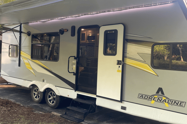 Robert's Coachmen Adrenaline Toy Hauler