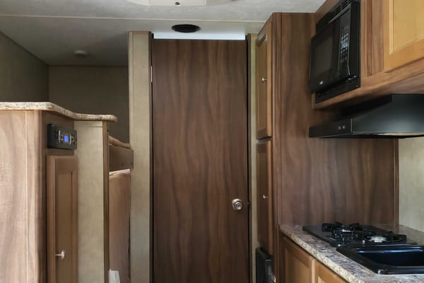 Jamie's Coachmen Clipper 16b Hybrid