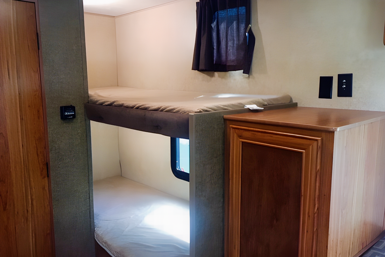 Ron's Rental's Starcraft AR-One 20BHLE Travel Trailer
