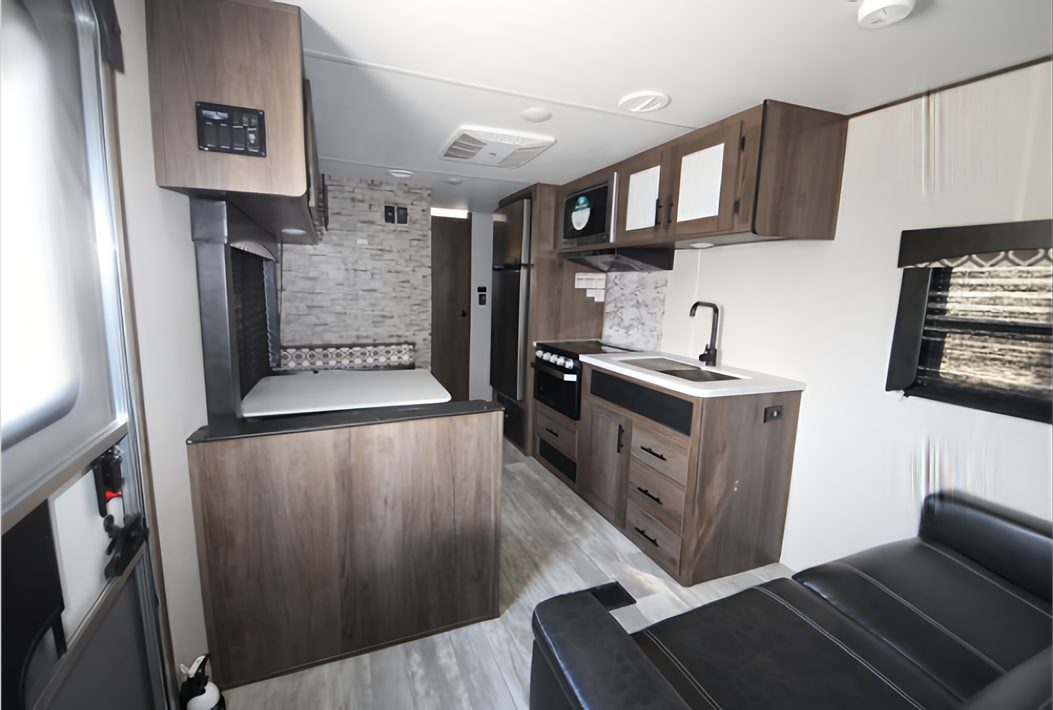 2021 Avenger Bunk House
