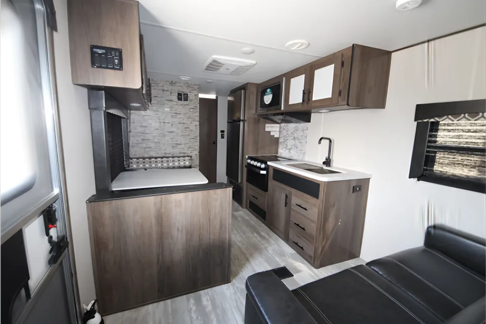 2021 Avenger Bunk House