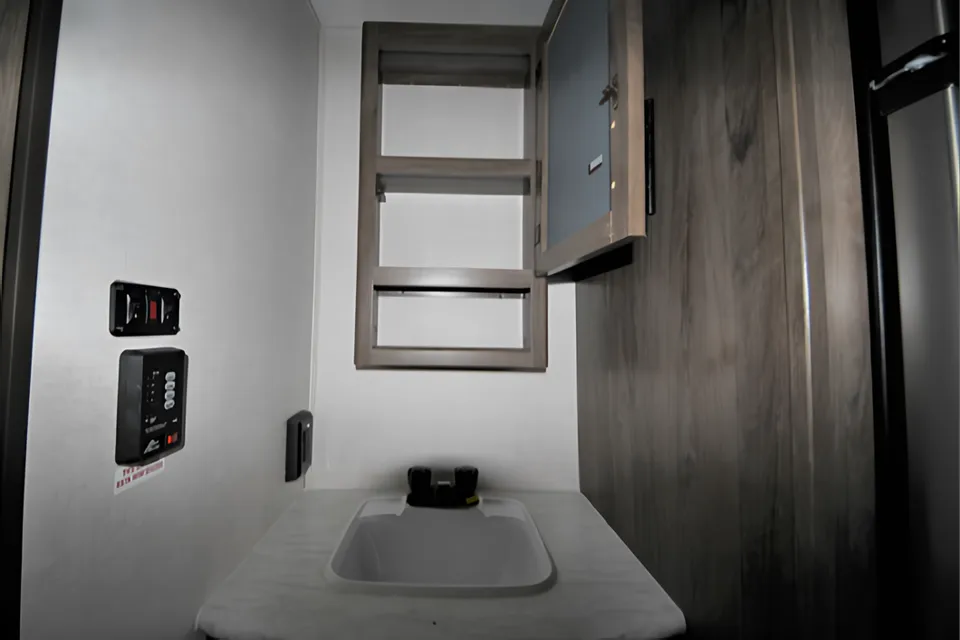 2021 Avenger Bunk House
