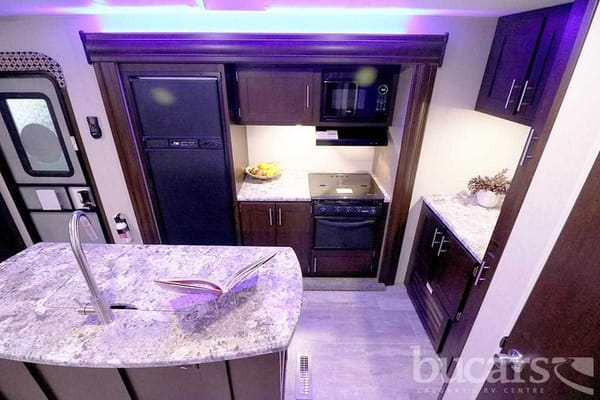 Brand New Luxary RV- Perfect for Kids!