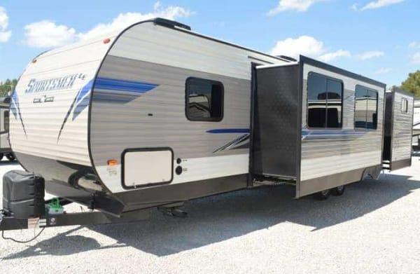 Brand New Luxary RV- Perfect for Kids!