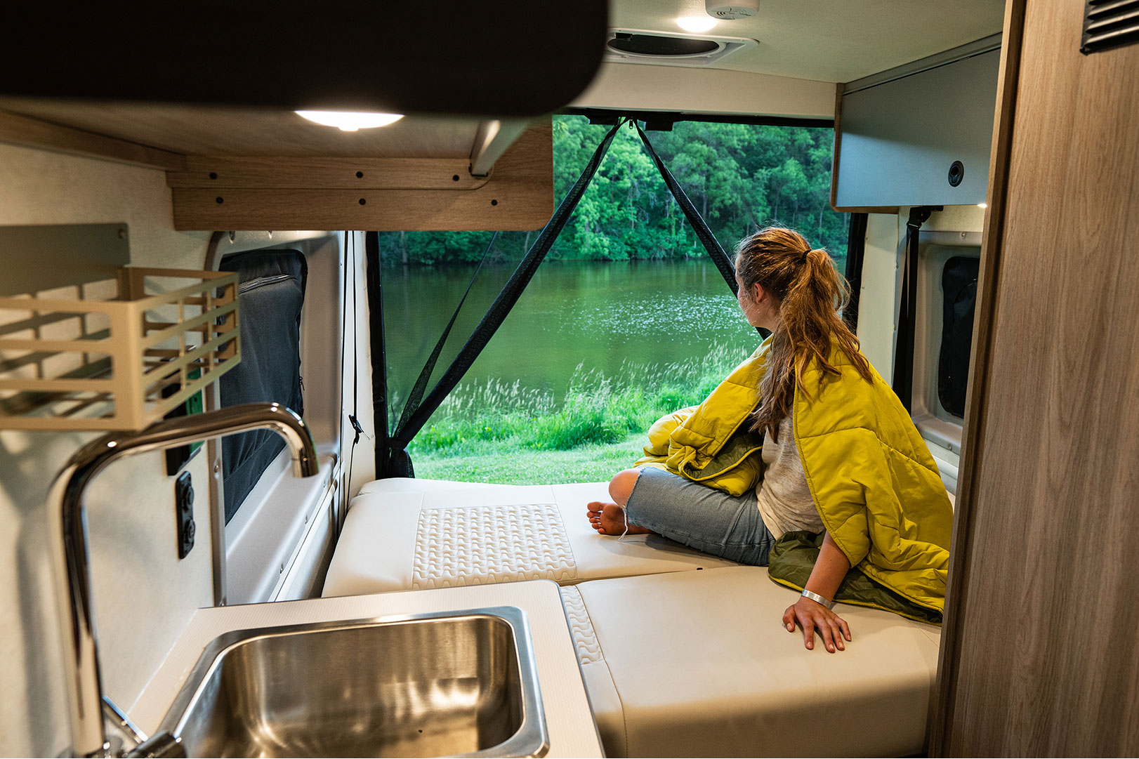 Winnebago Solis The Twilight Chaser from Beach to Slopes! - 4 seatbelts Sleeps 6