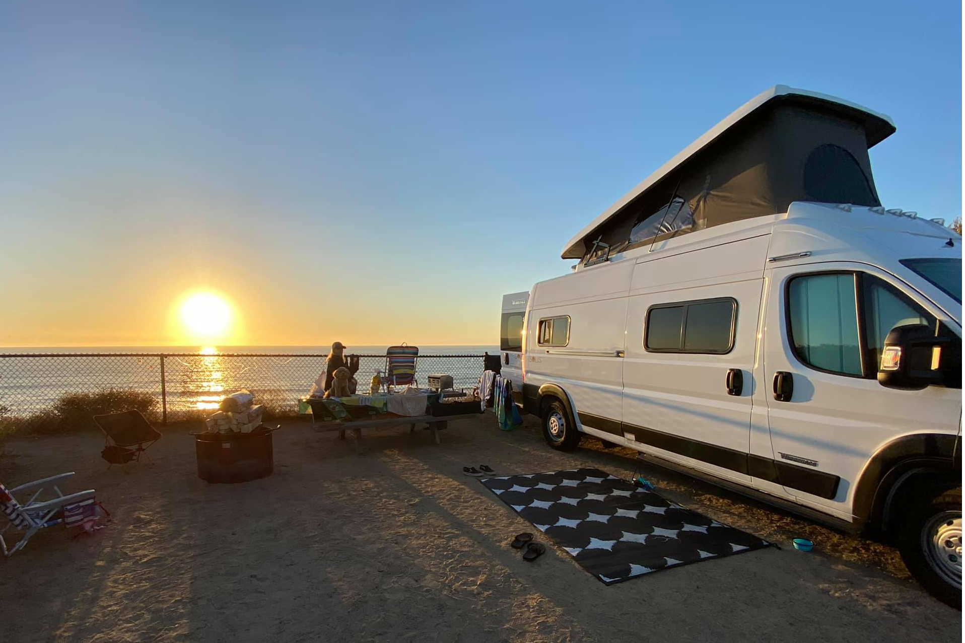 Winnebago Solis The Twilight Chaser from Beach to Slopes! - 4 seatbelts Sleeps 6