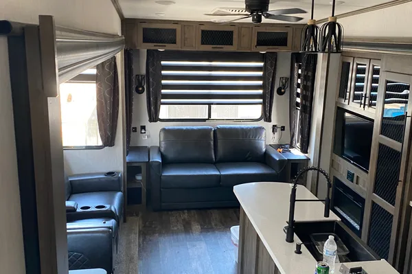James's Forest River Saber 36BHQ Fifth Wheel