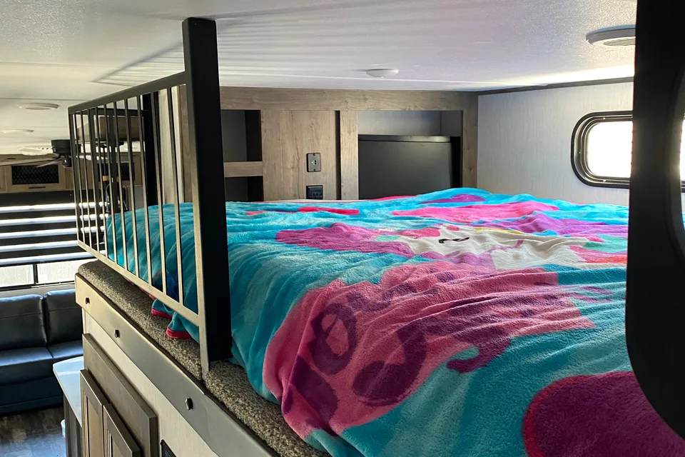 James's Forest River Saber 36BHQ Fifth Wheel