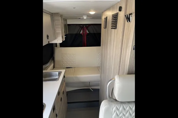 Winnebago Solis - all you need Penthouse on Wheels (sleeps 6) ready for adventure!