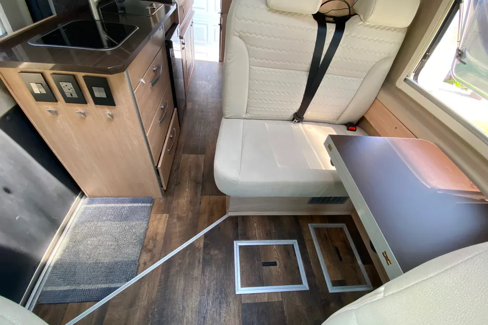 Hymer Aktiv 2.0 Class B-4 seats, 4 sleeps