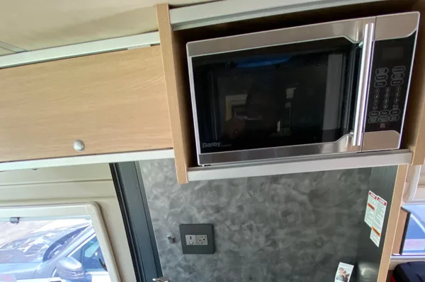 Hymer Aktiv 2.0 Class B-4 seats, 4 sleeps